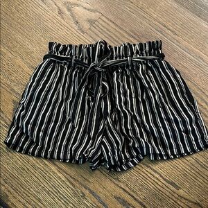 Hollister Striped Black and White Women's xs Shorts